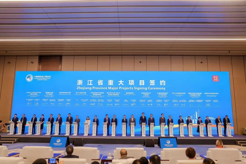 1701136646915025WvmS.jpg 簽約.jpg