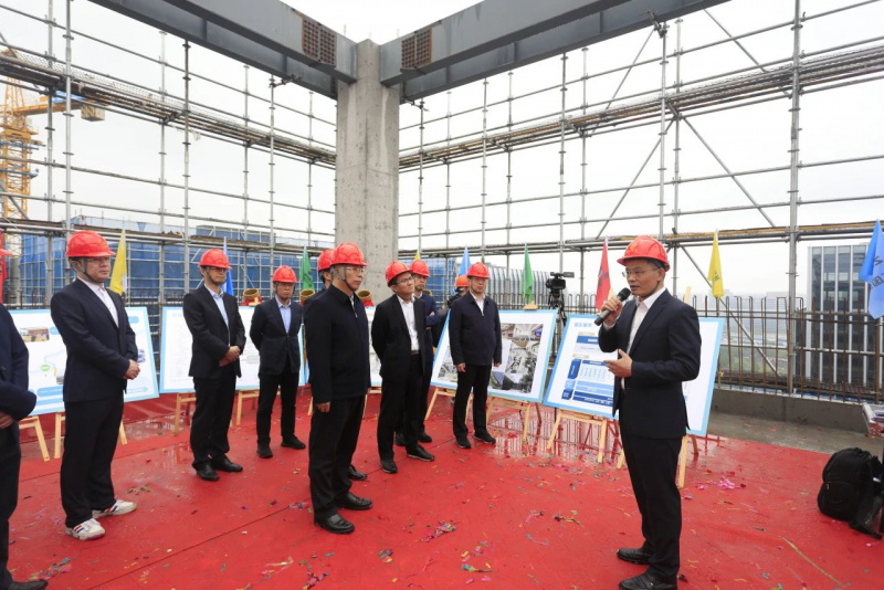 1715570875317304MpqD.jpg 國貿(mào)慧谷創(chuàng)新產(chǎn)業(yè)園項(xiàng)目順利封頂2.jpg